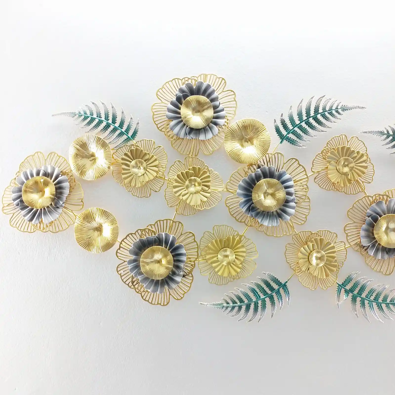 Flower & Leaf Designed Hanging Wall Decor